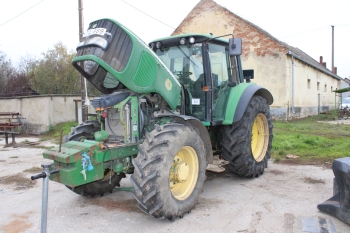 John Deere traktor alkatrésznek