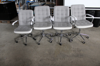 Chair (gray/white)