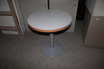 Round table (grey)