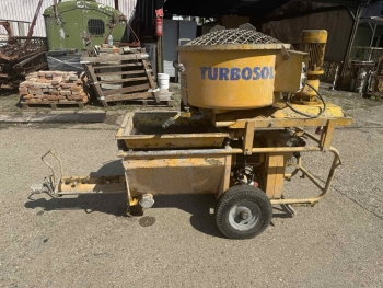 Plastering machine