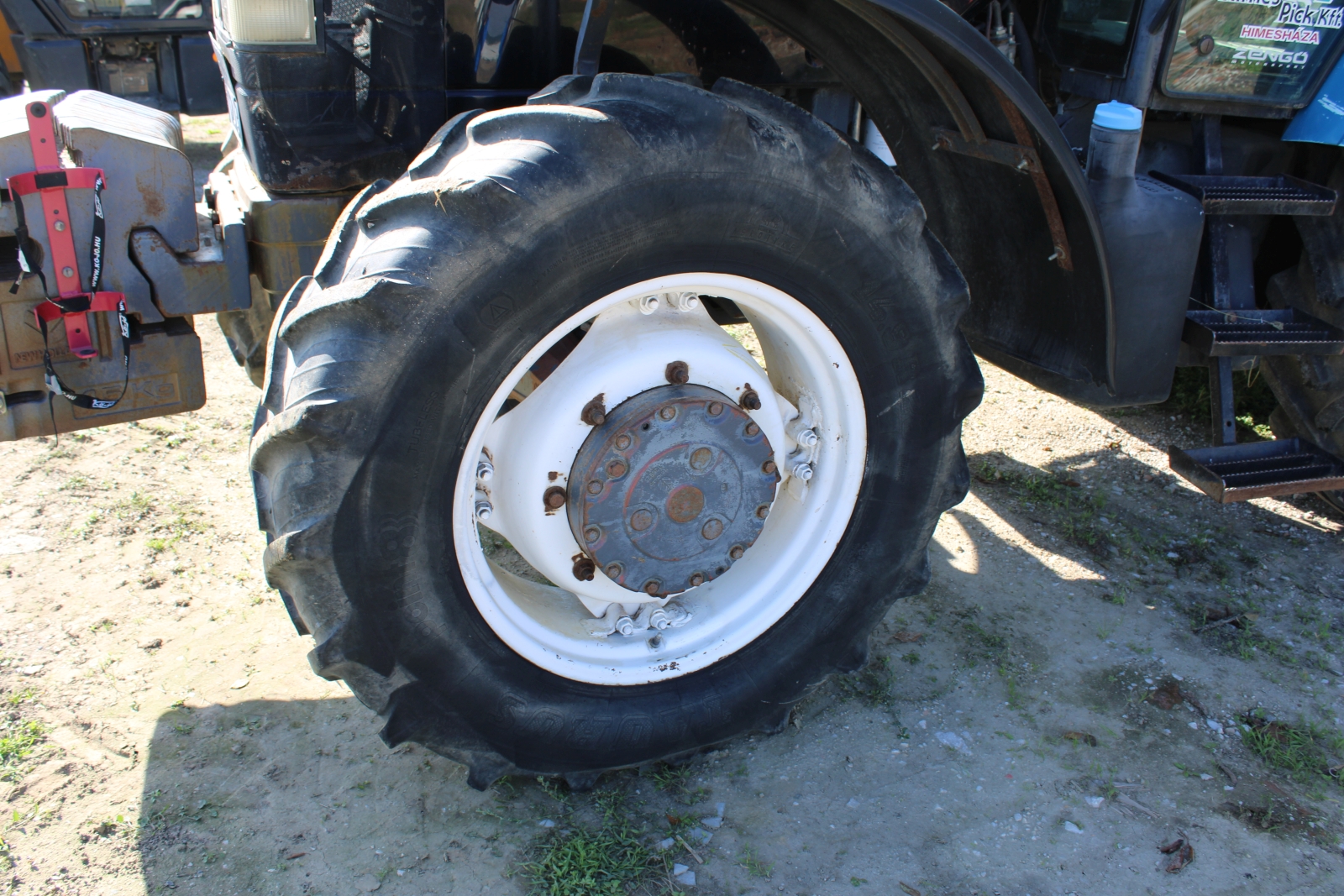 Traktor - New Holland 4