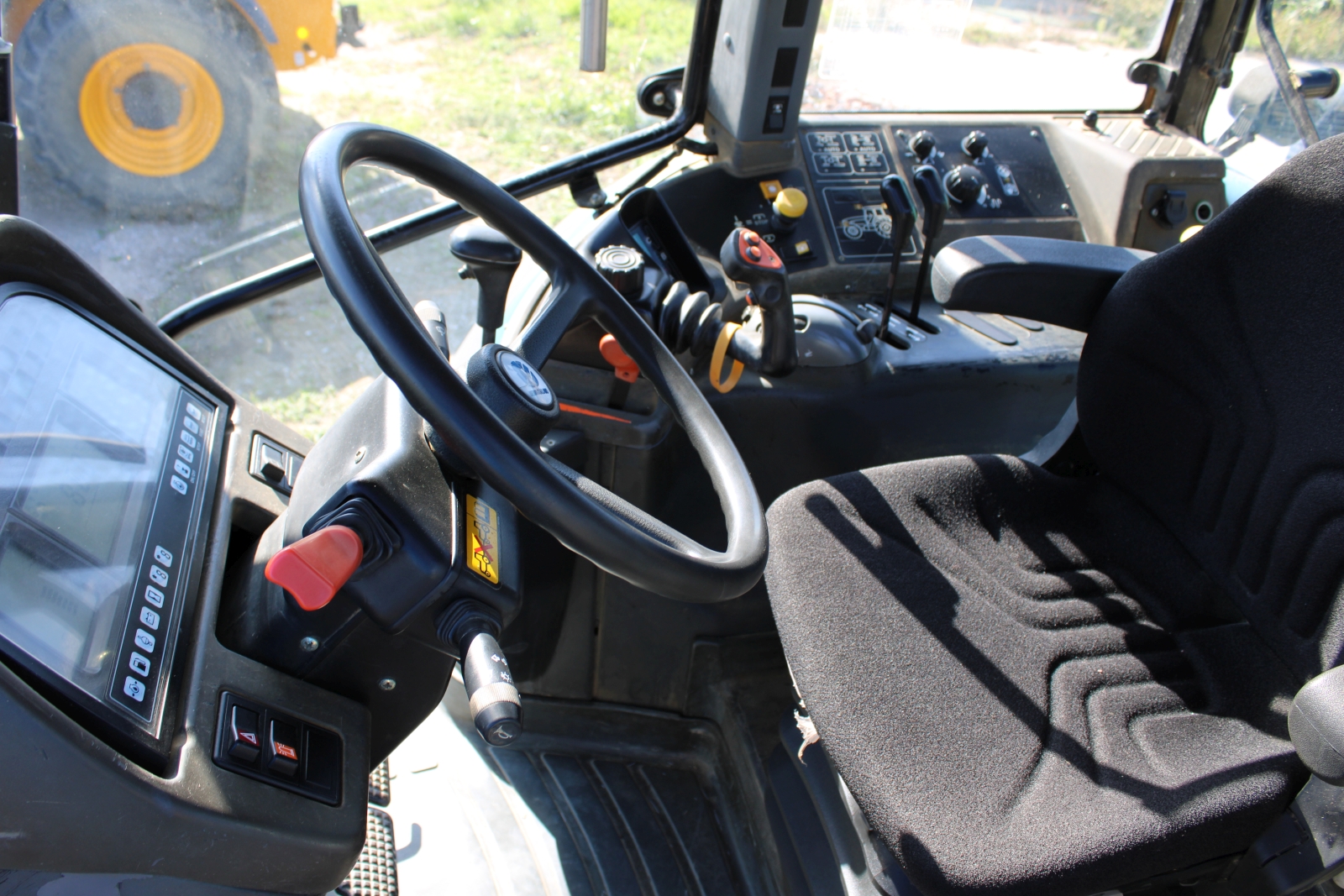 Traktor - New Holland 13