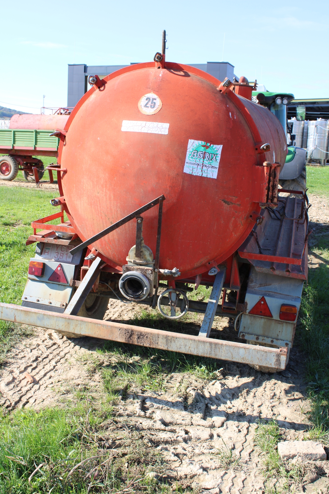 Tartályos pótkocsi - DETK 215 6