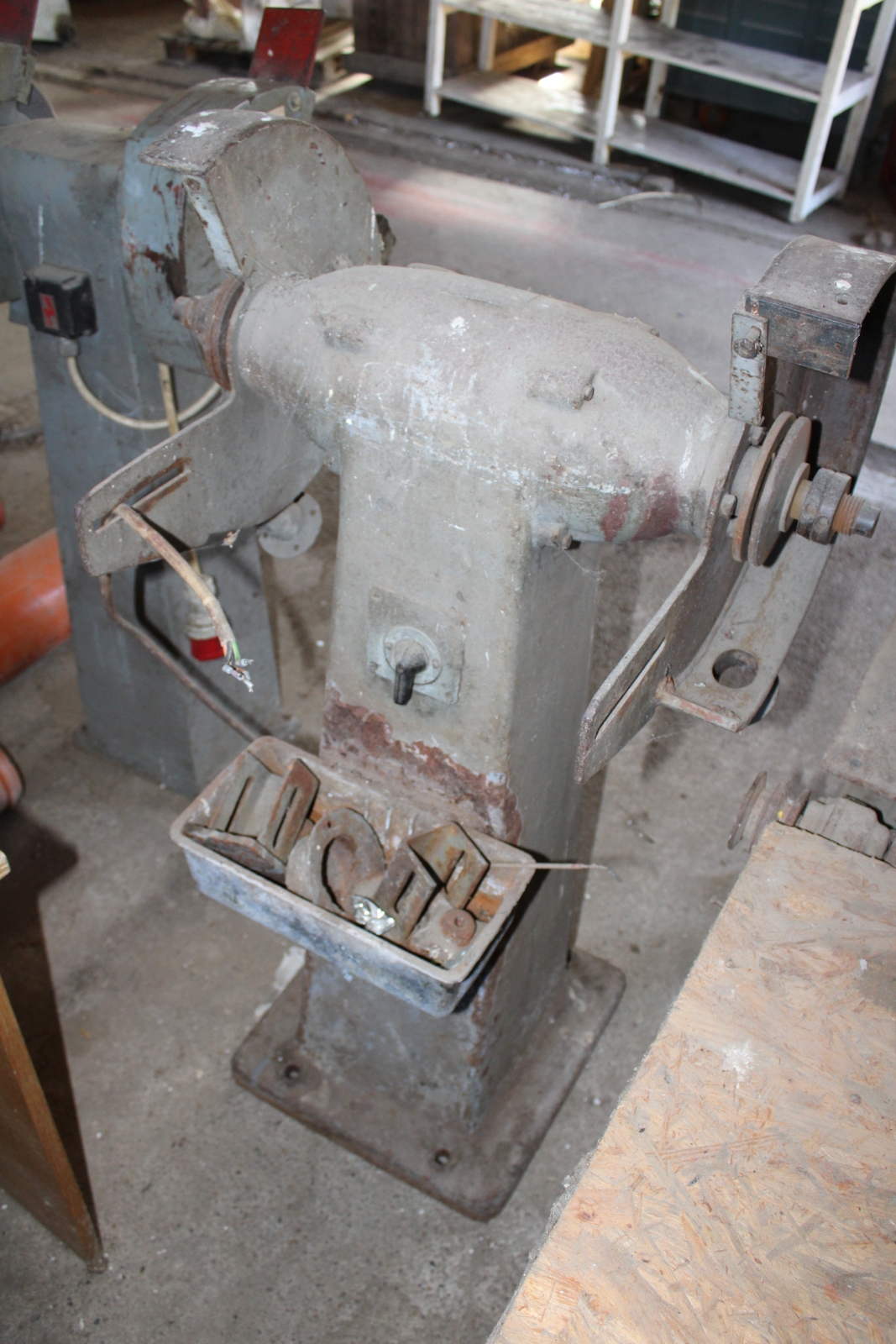 Állványos köszörű 3