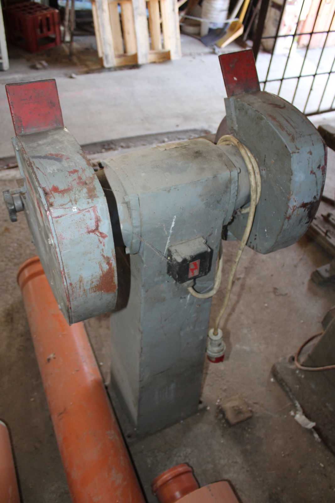 Állványos köszörű 3