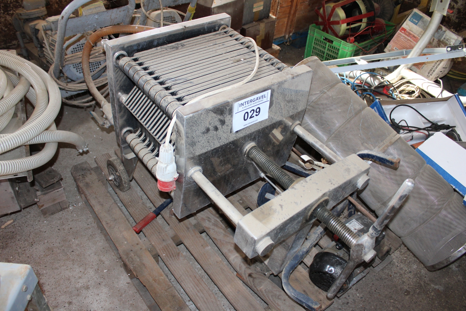 Lapszűrő szivattyúval 2