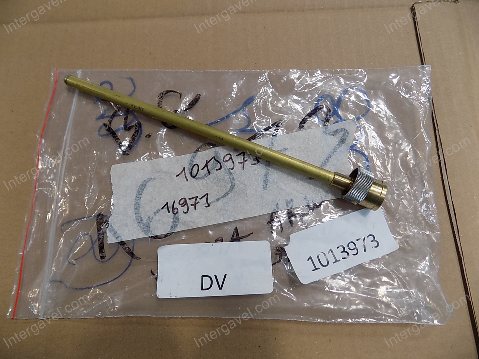 Adagoló szelep és cső 2