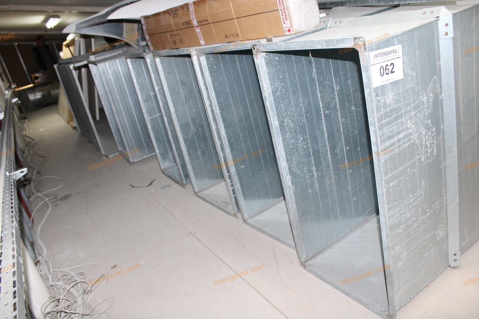 Légtechnikai csövek, szerelvények (padláson) 2