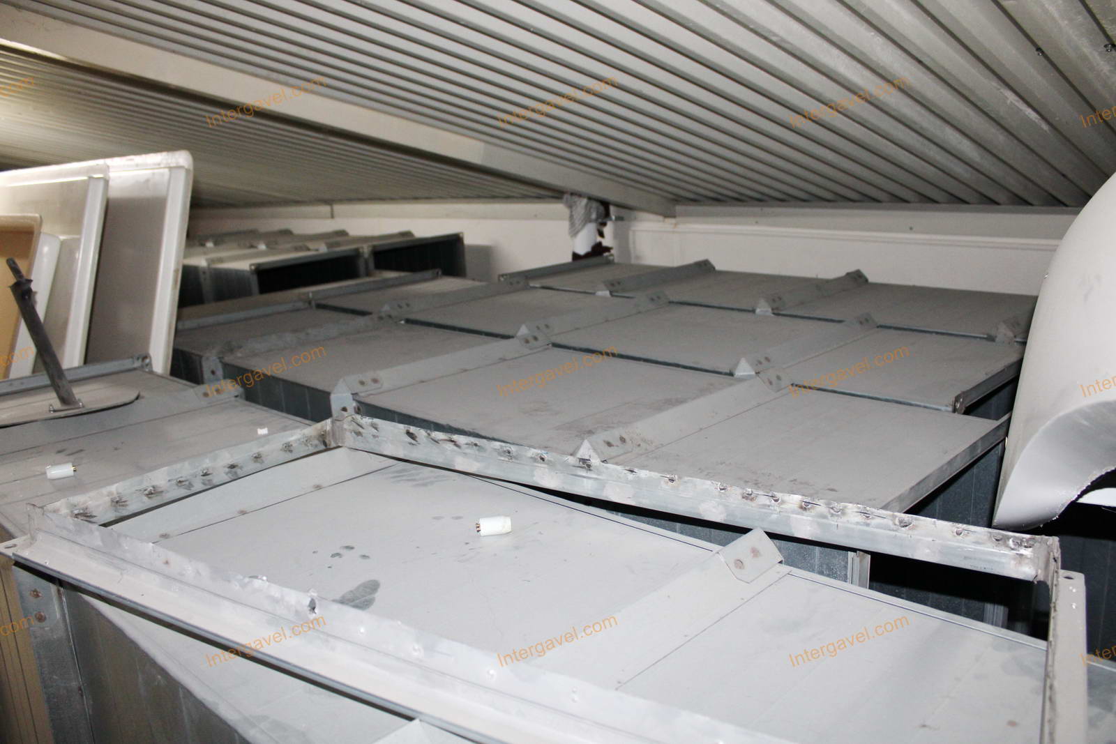 Légtechnikai csövek, szerelvények (padláson) 8