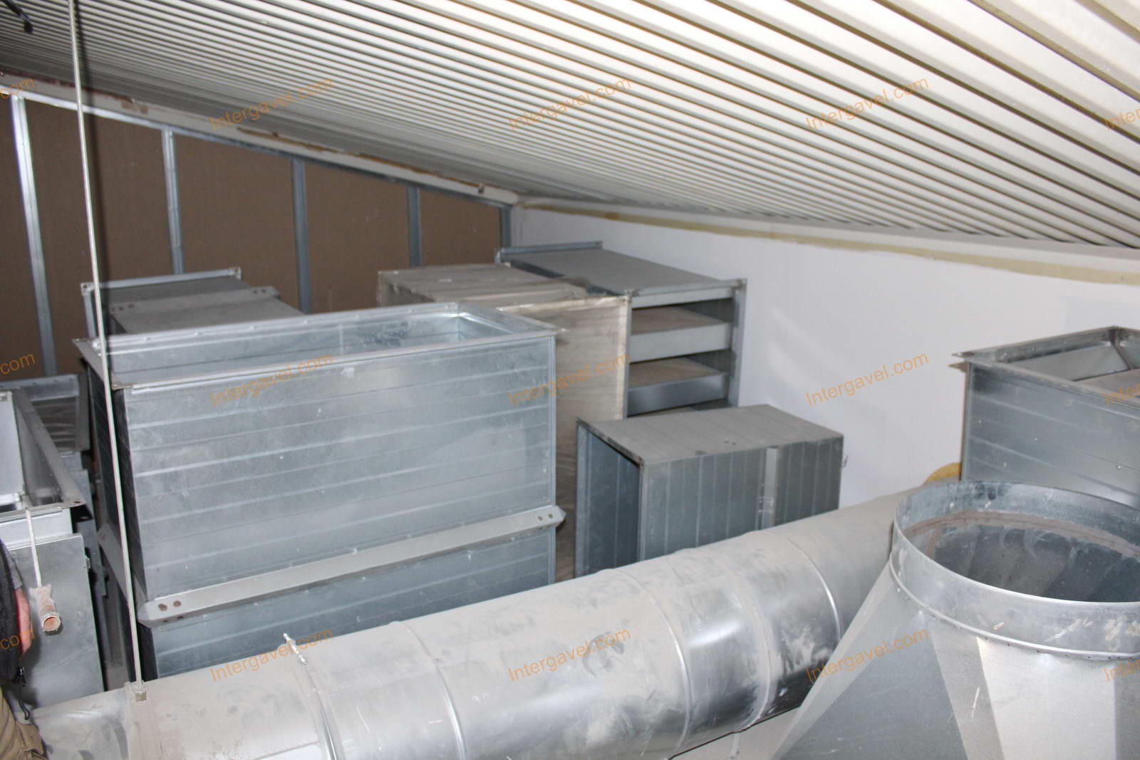 Légtechnikai csövek, szerelvények (padláson) 12