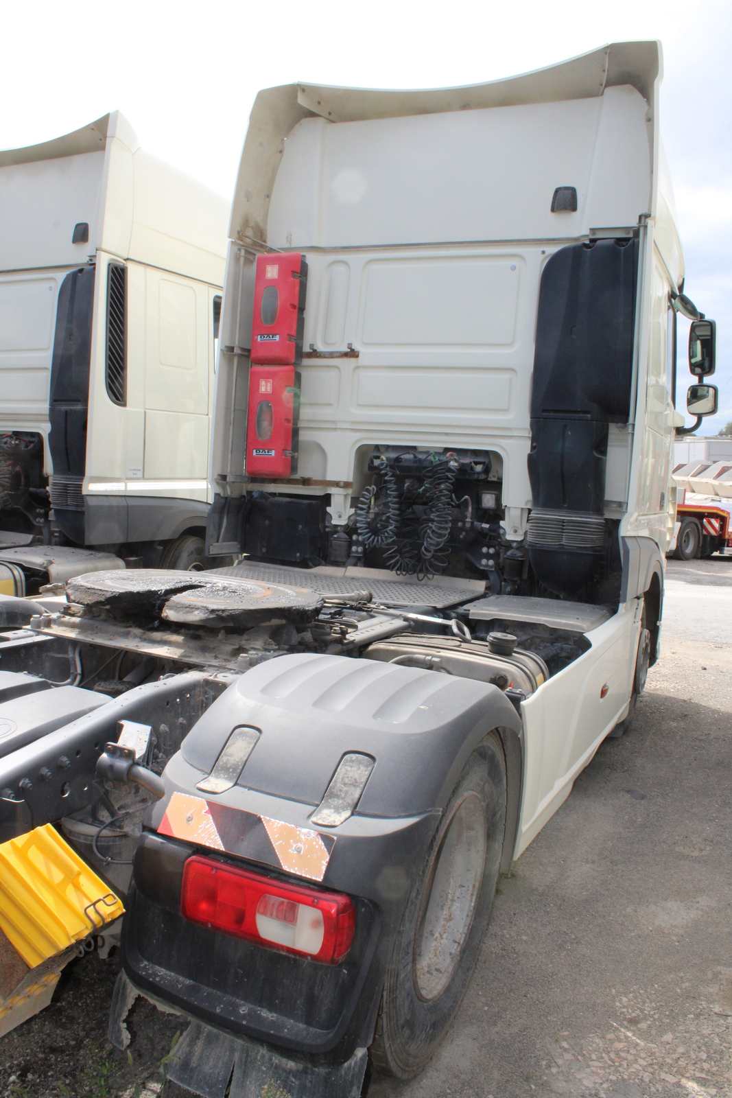 Nyergesvontató (DAF XF480FT) 5