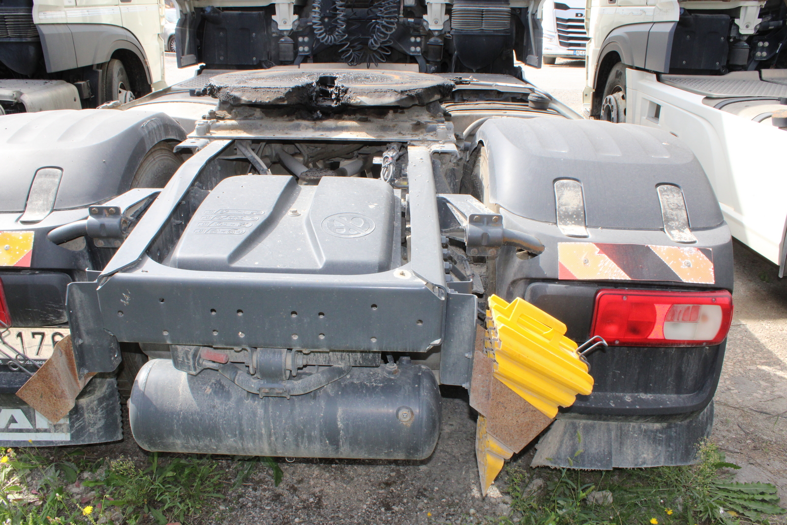 Nyergesvontató (DAF XF480FT) 7