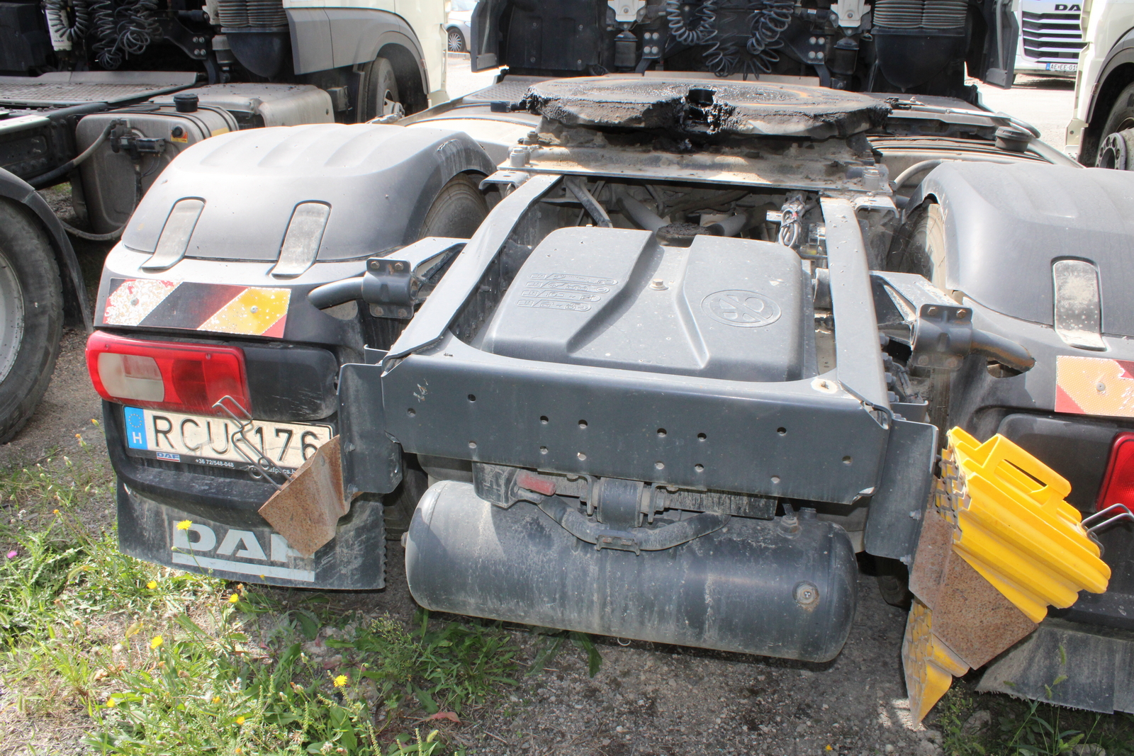 Nyergesvontató (DAF XF480FT) 8