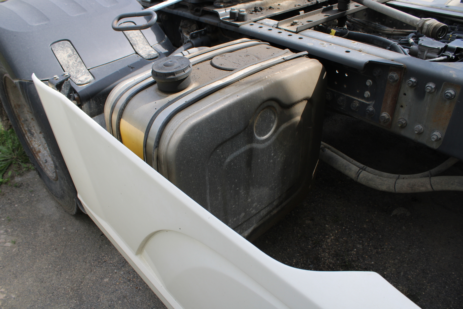 Nyergesvontató (DAF XF480FT) 11