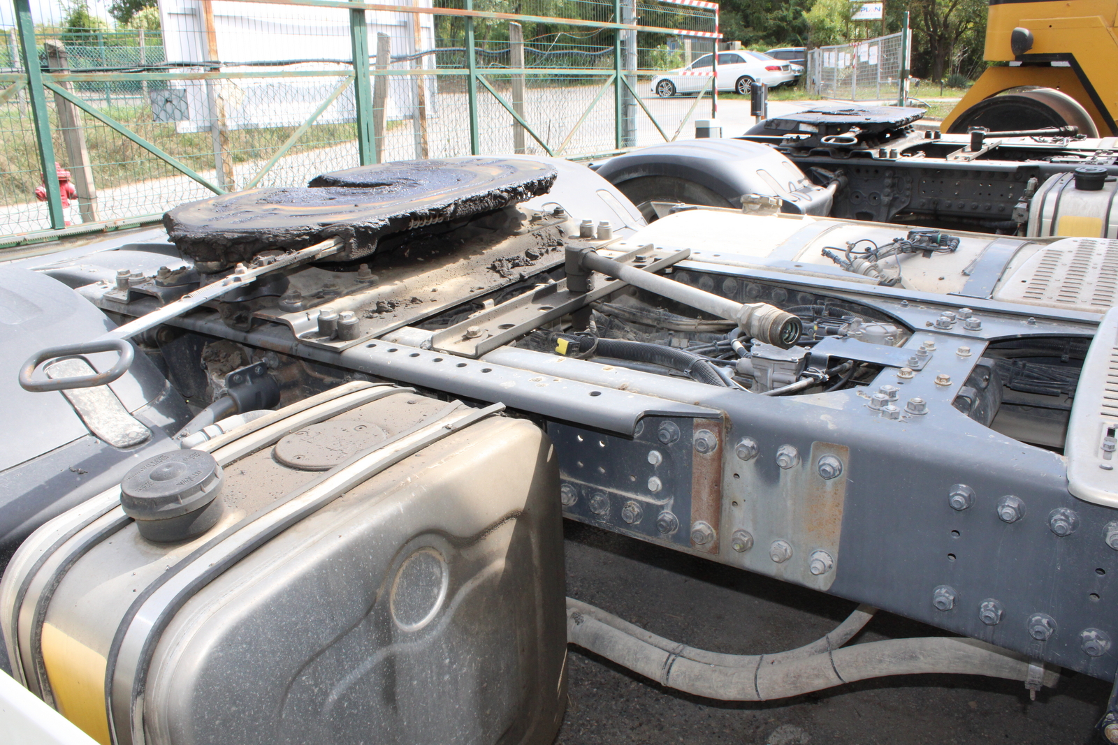 Nyergesvontató (DAF XF480FT) 12