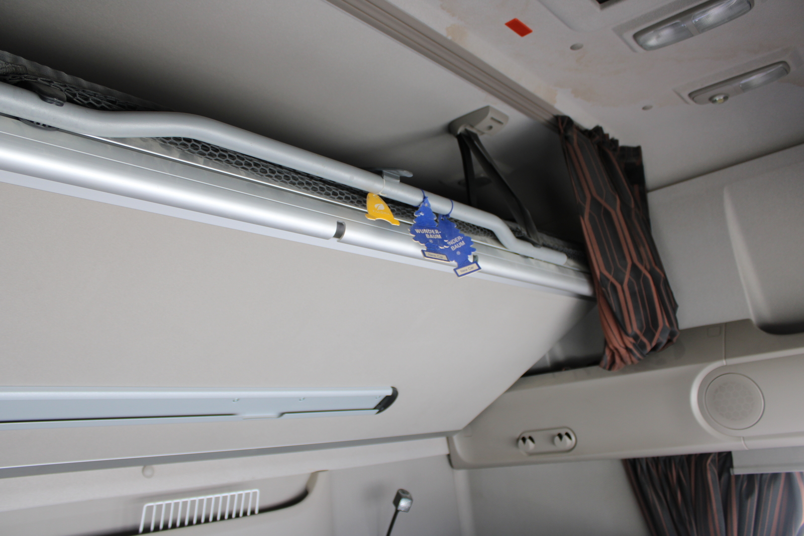 Nyergesvontató (DAF XF480FT) 23