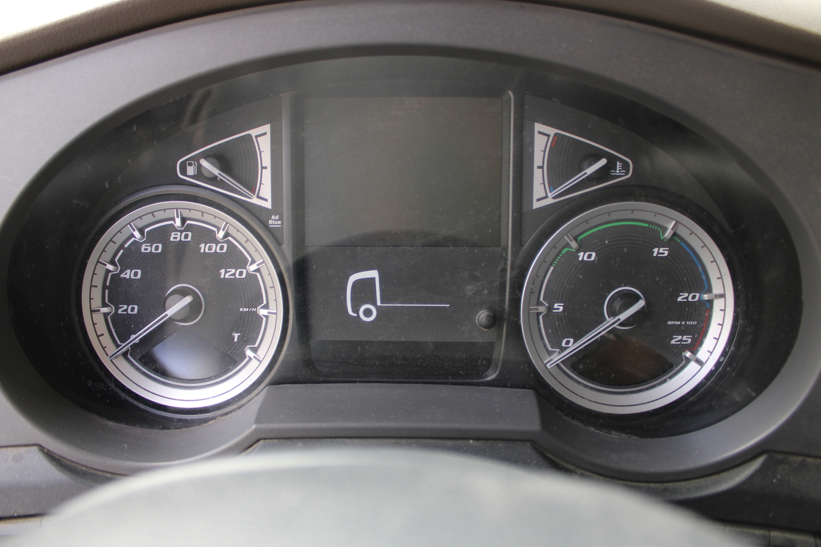 Nyergesvontató (DAF XF480FT) 32