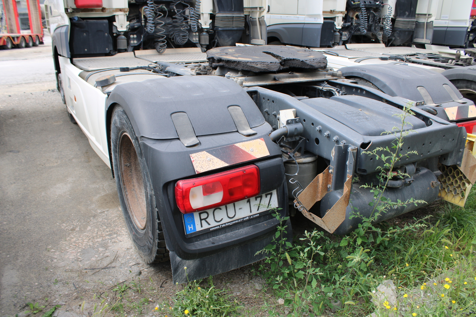 Nyergesvontató (DAF XF480FT) 10