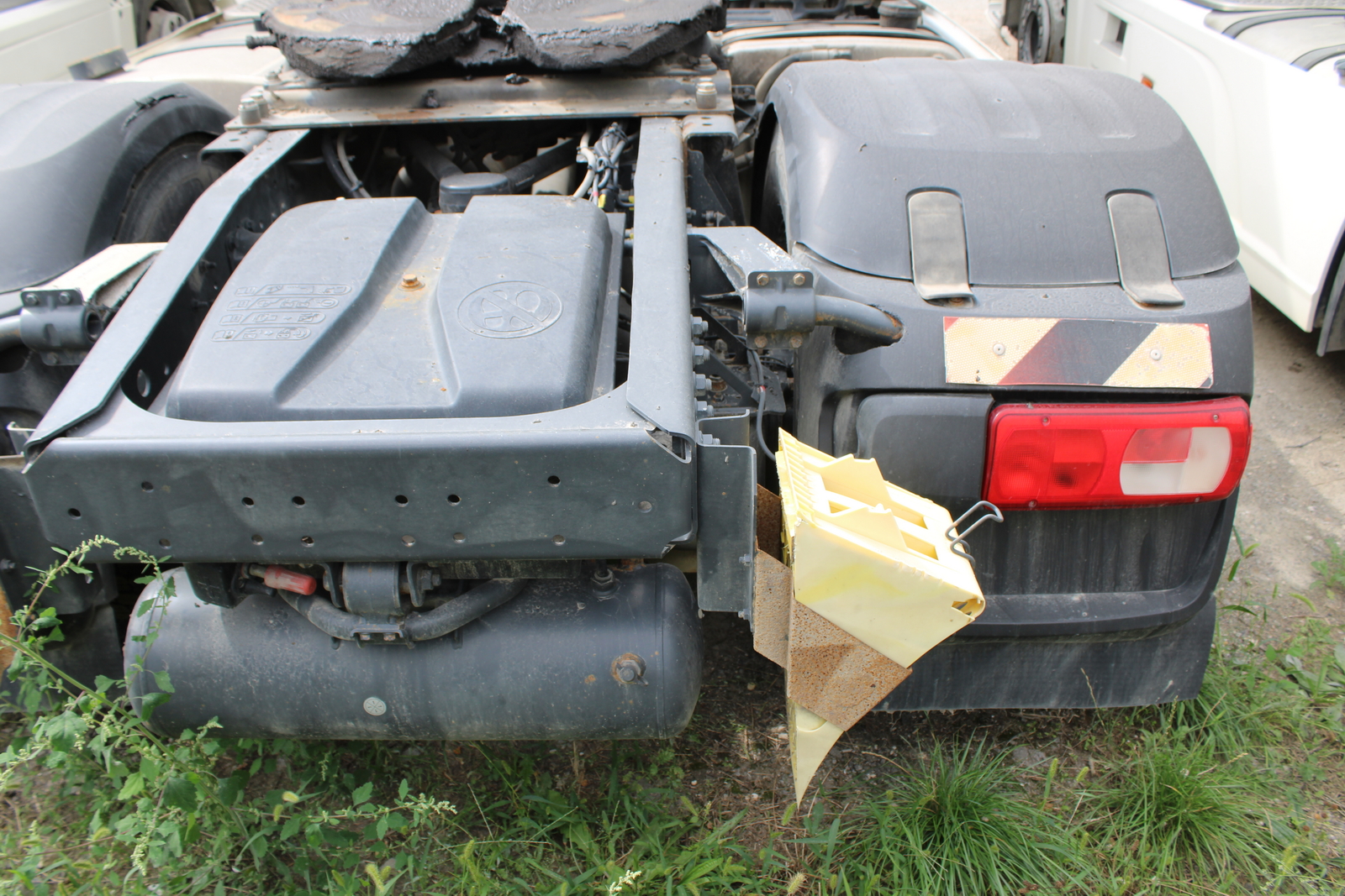 Nyergesvontató (DAF XF480FT) 13