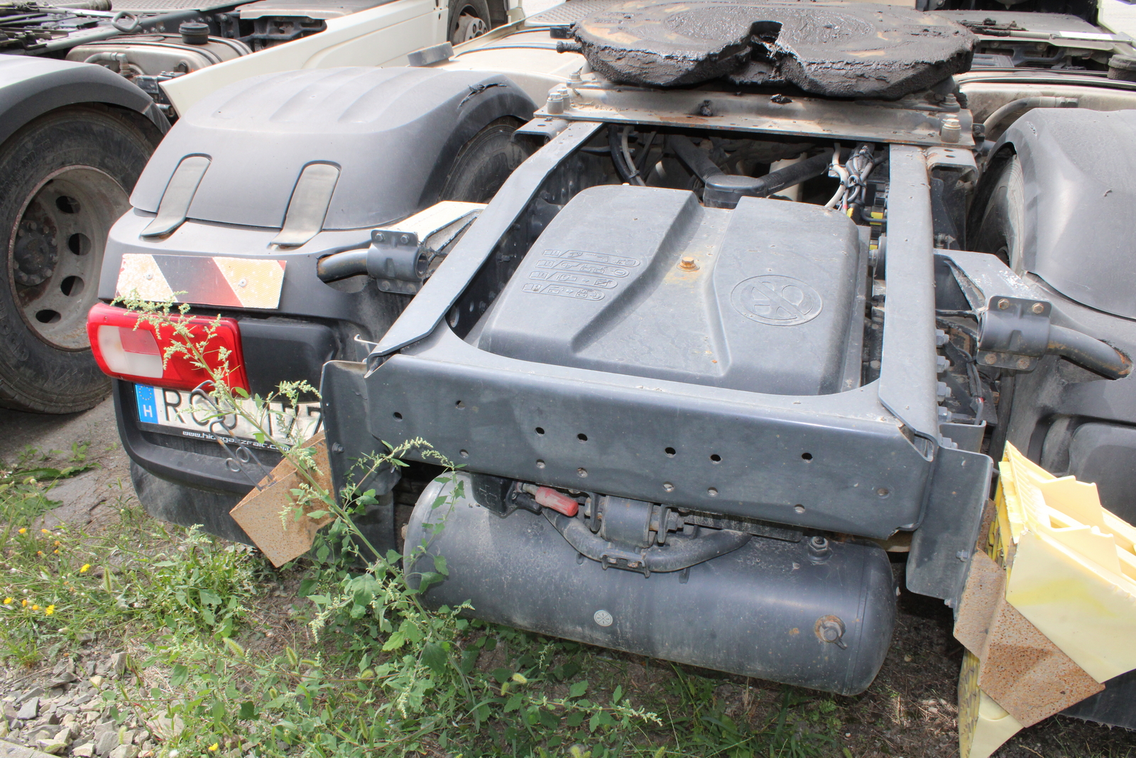 Nyergesvontató (DAF XF480FT) 14