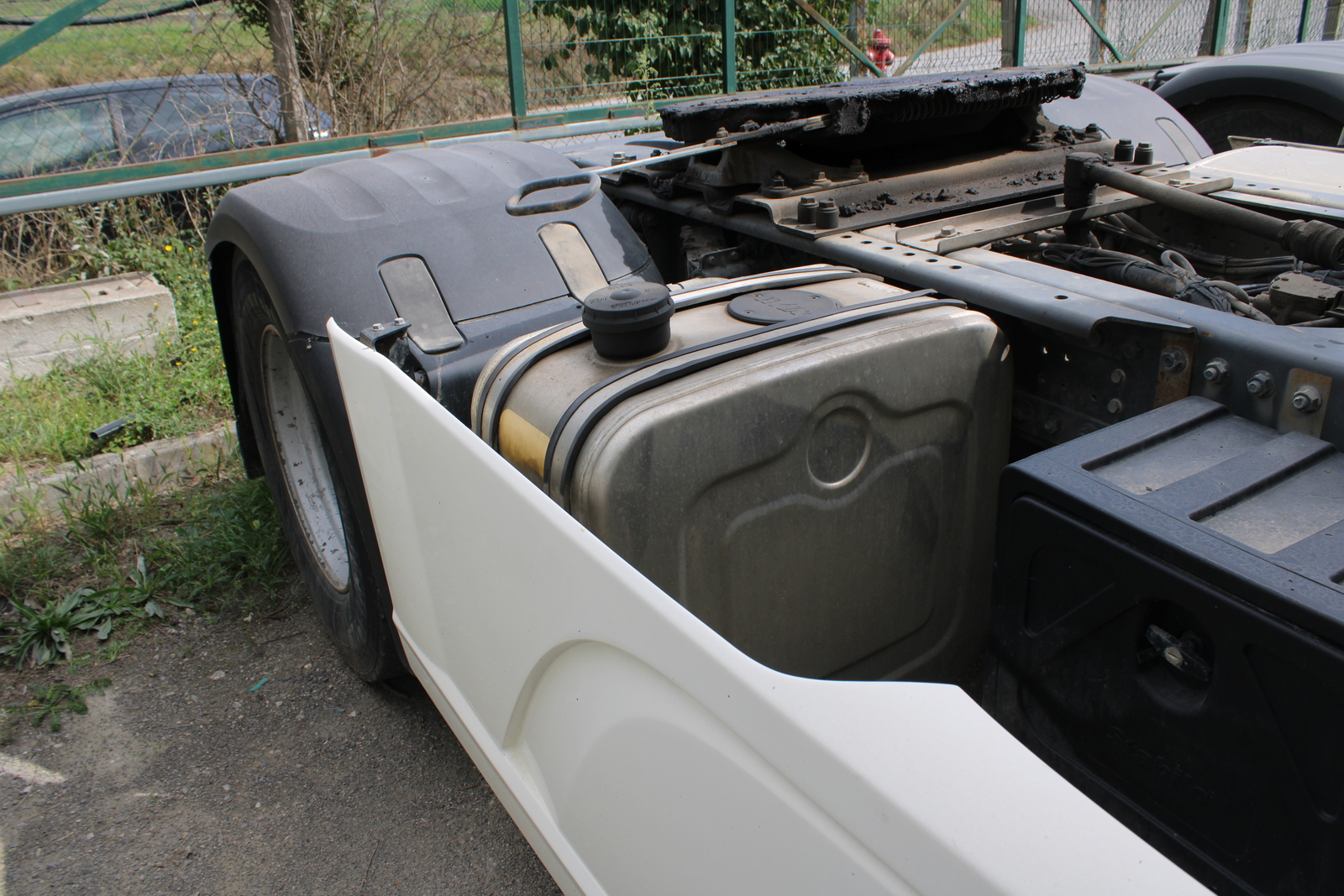 Nyergesvontató (DAF XF480FT) 16