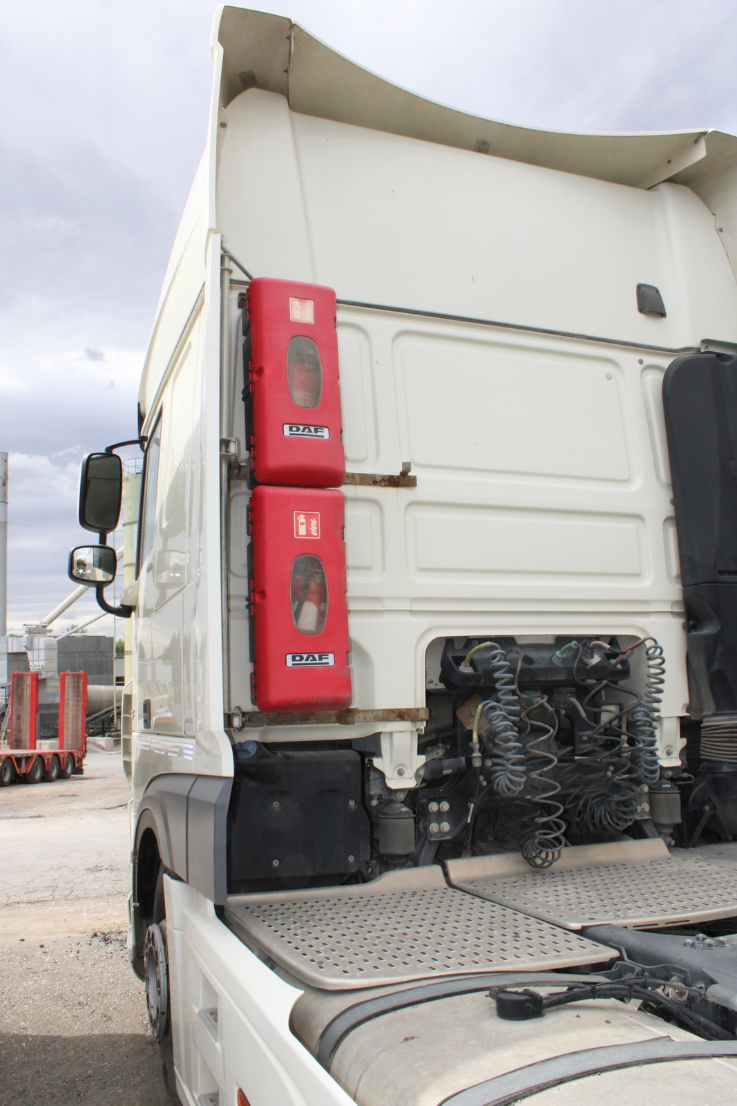 Nyergesvontató (DAF XF480FT) 19