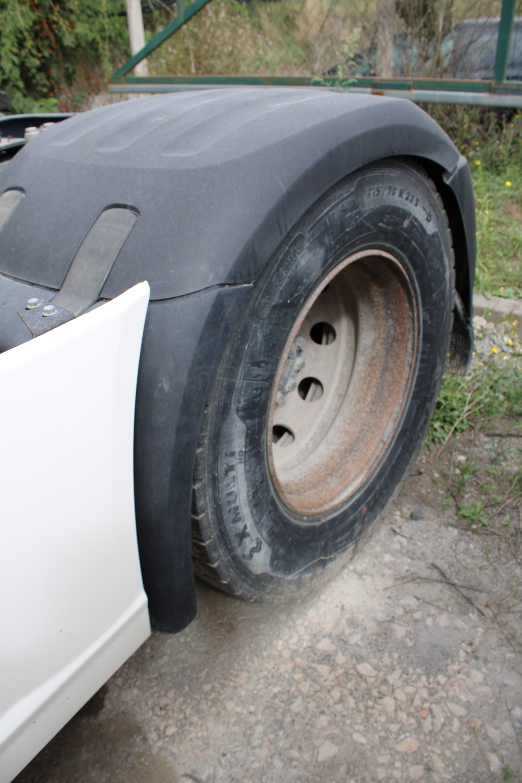 Nyergesvontató (DAF XF480FT) 21