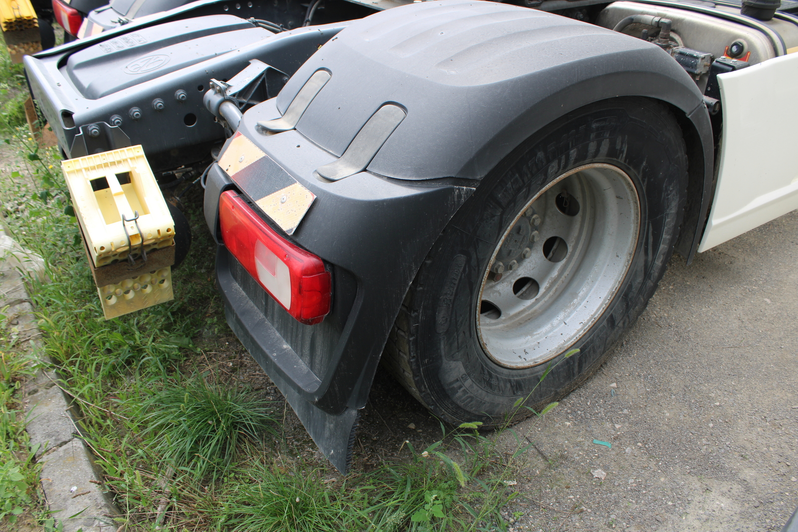 Nyergesvontató (DAF XF480FT) 22