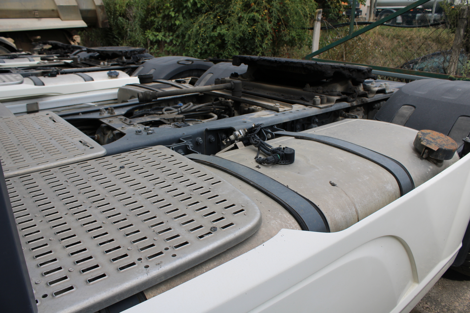 Nyergesvontató (DAF XF480FT) 24