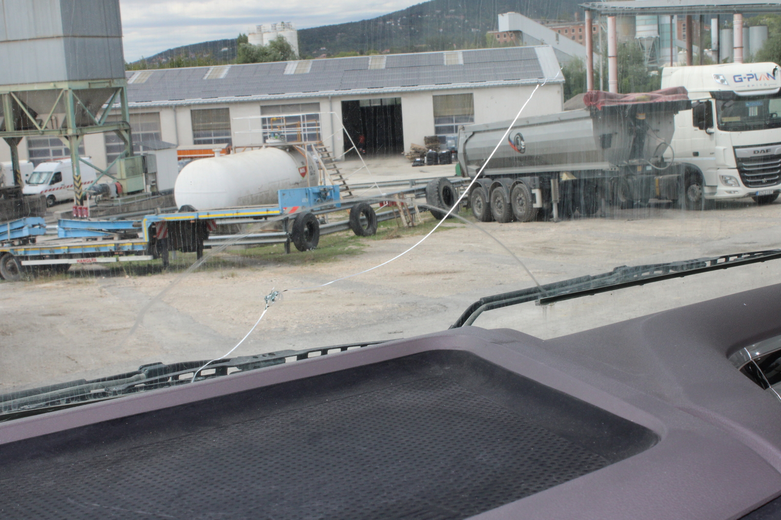 Nyergesvontató (DAF XF480FT) 31