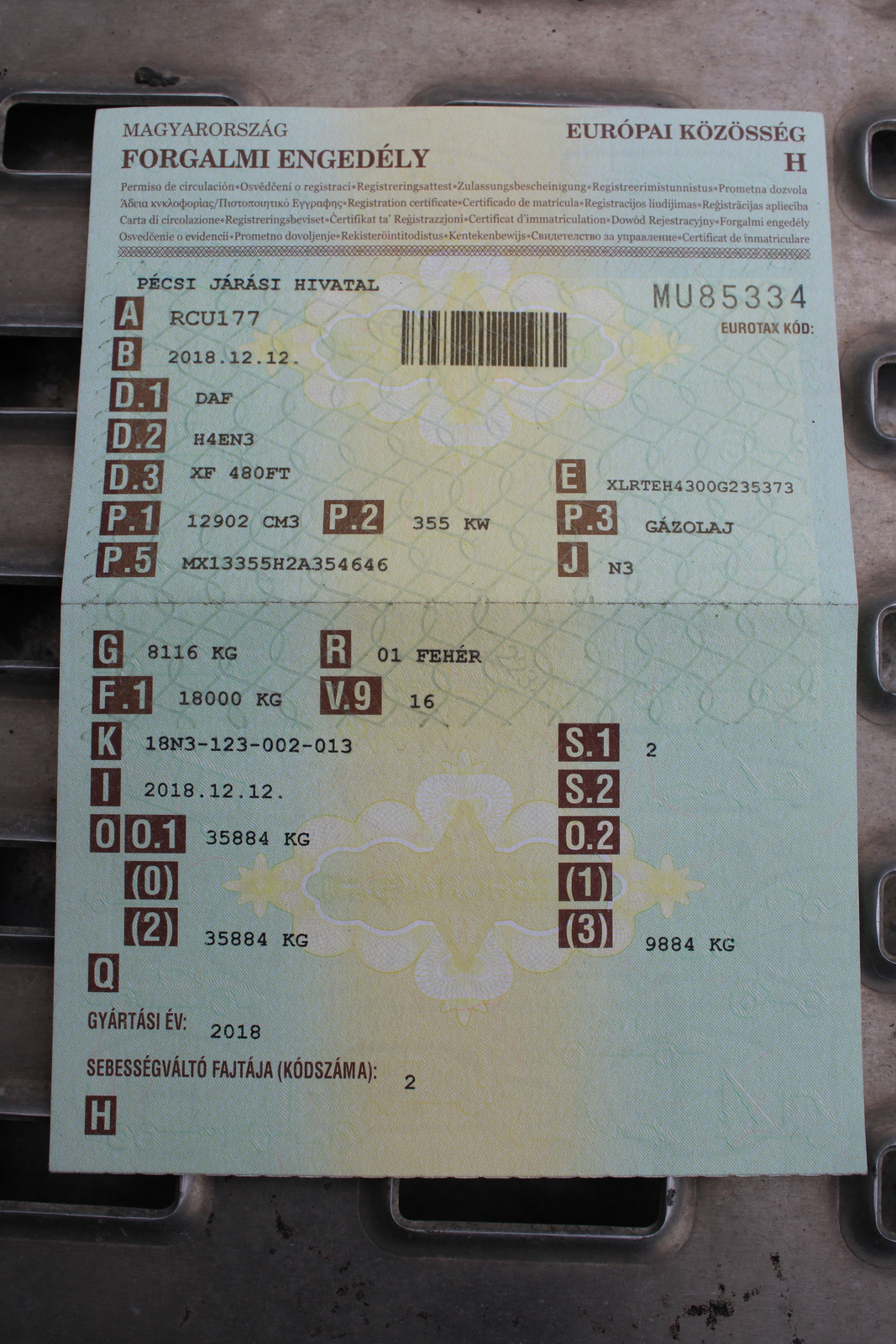 Nyergesvontató (DAF XF480FT) 40