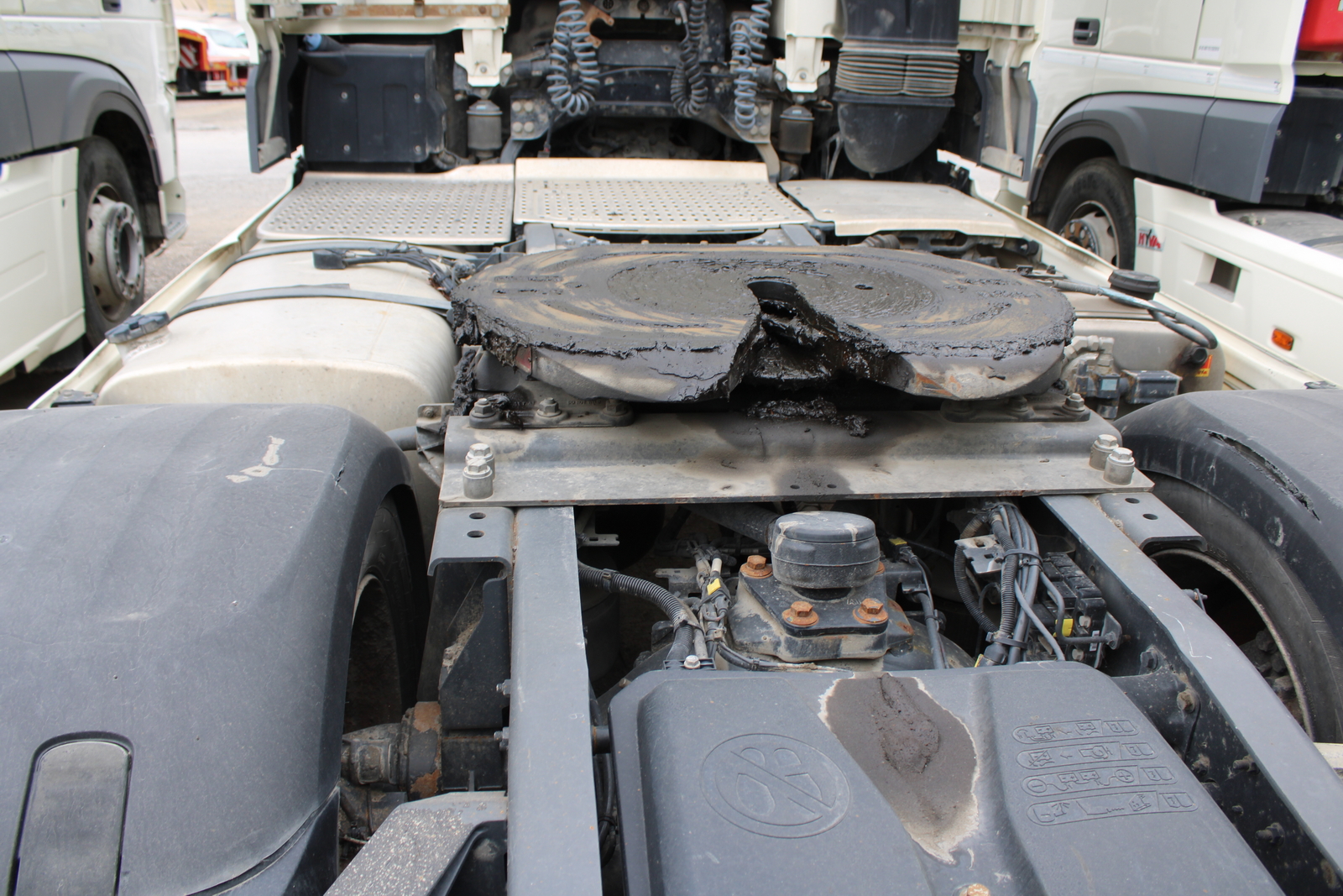 Nyergesvontató (DAF XF480FT) 8