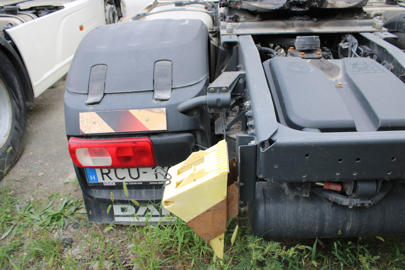 Nyergesvontató (DAF XF480FT) 9