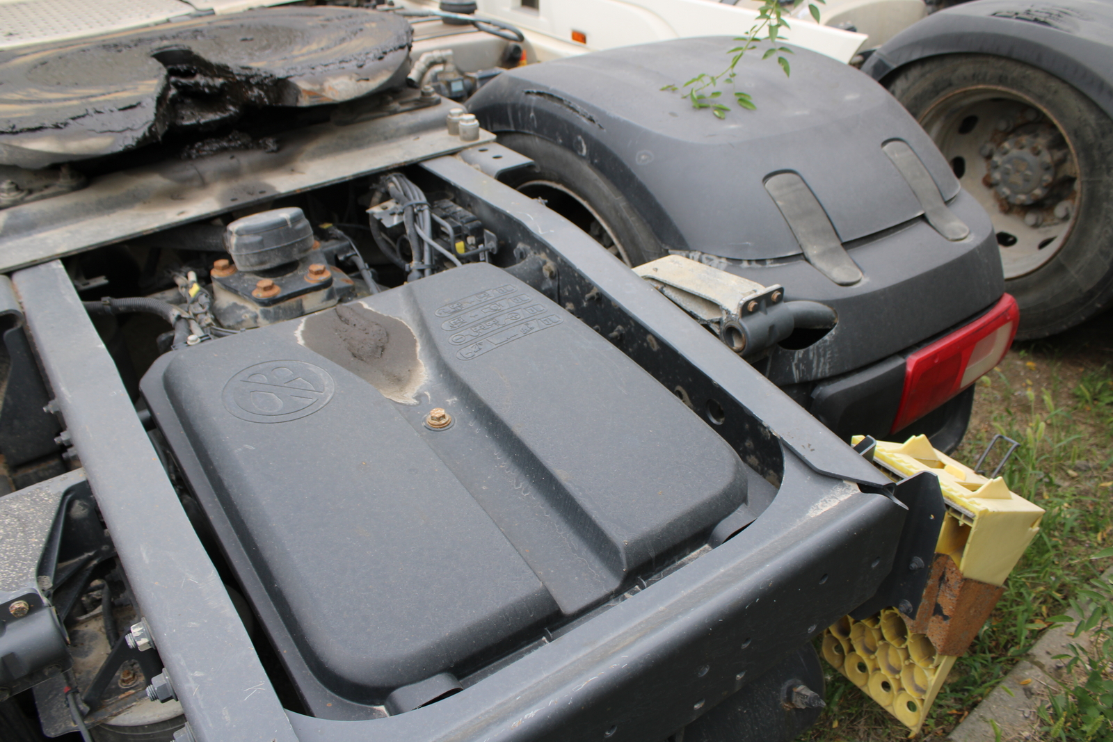 Nyergesvontató (DAF XF480FT) 10