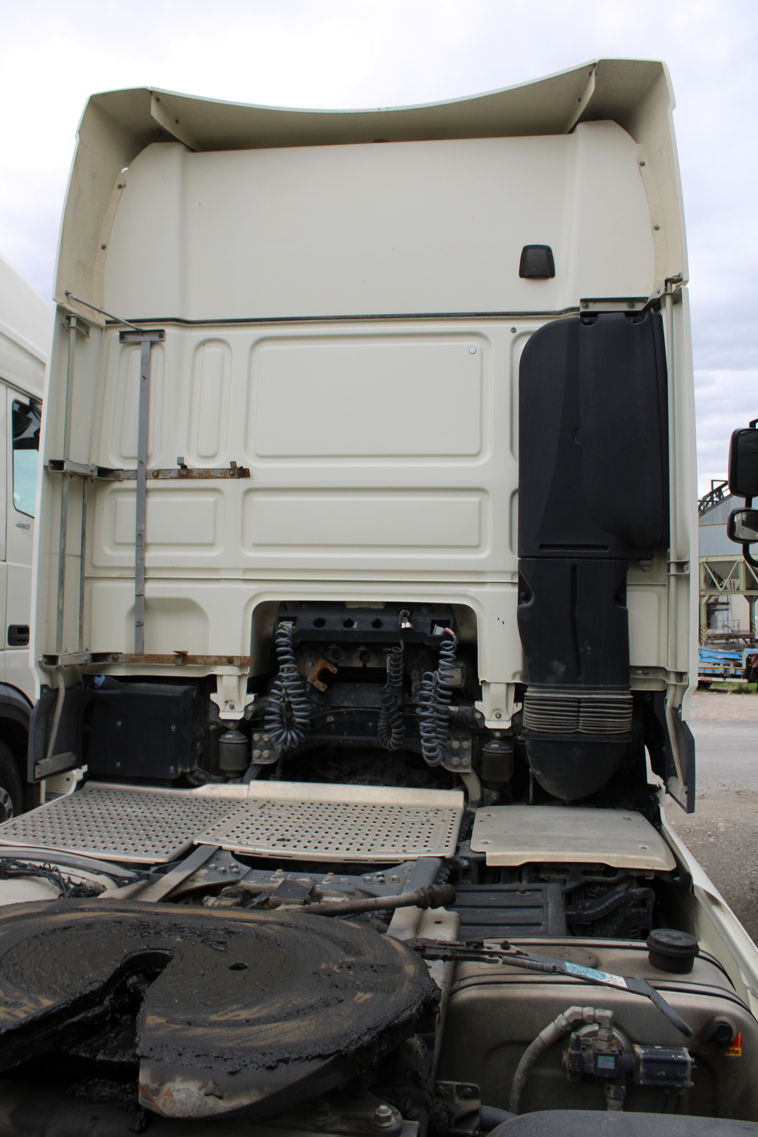 Nyergesvontató (DAF XF480FT) 15