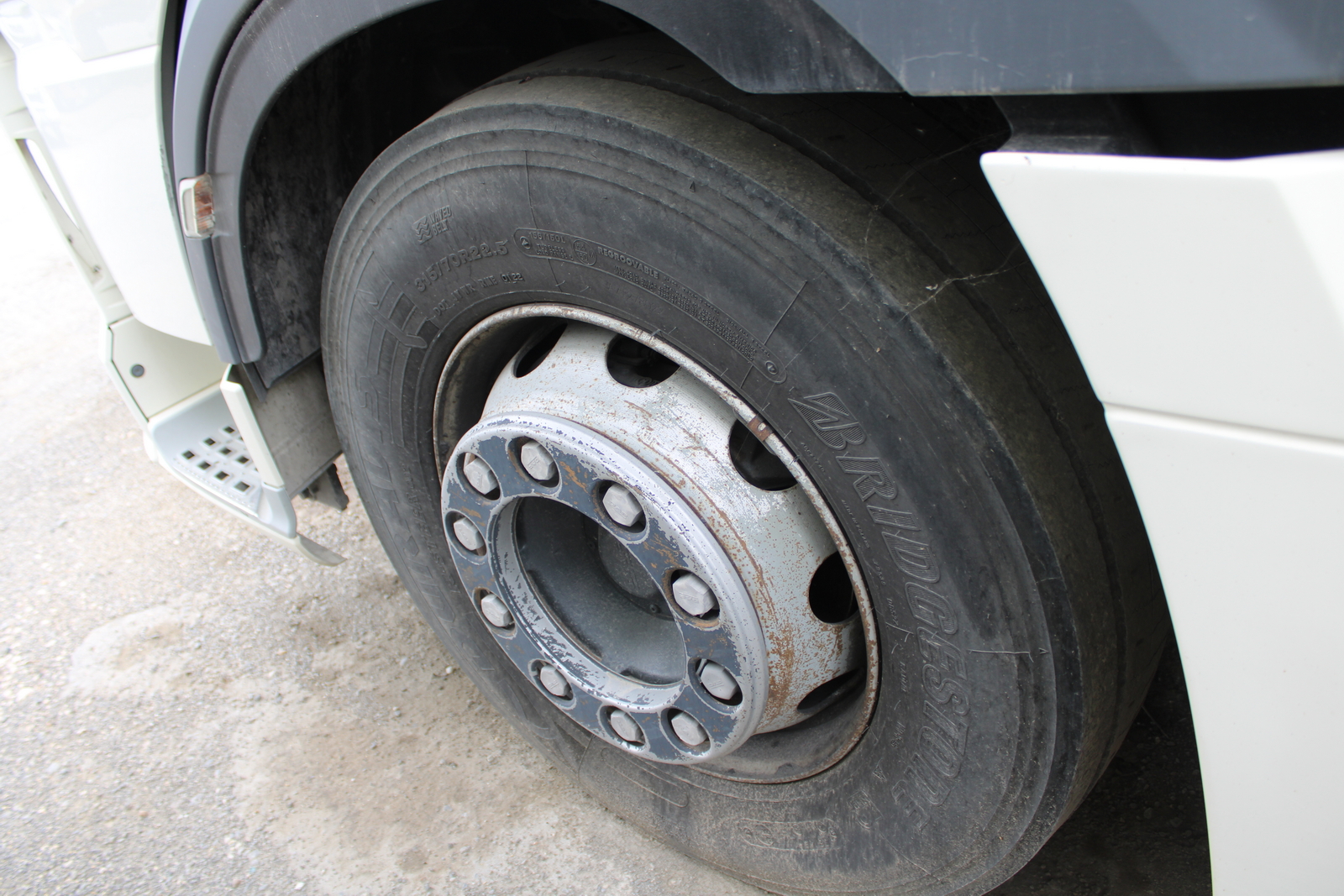 Nyergesvontató (DAF XF480FT) 16