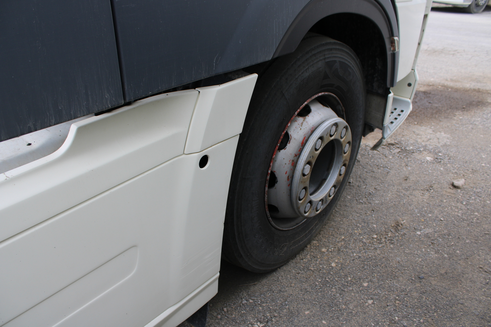 Nyergesvontató (DAF XF480FT) 18