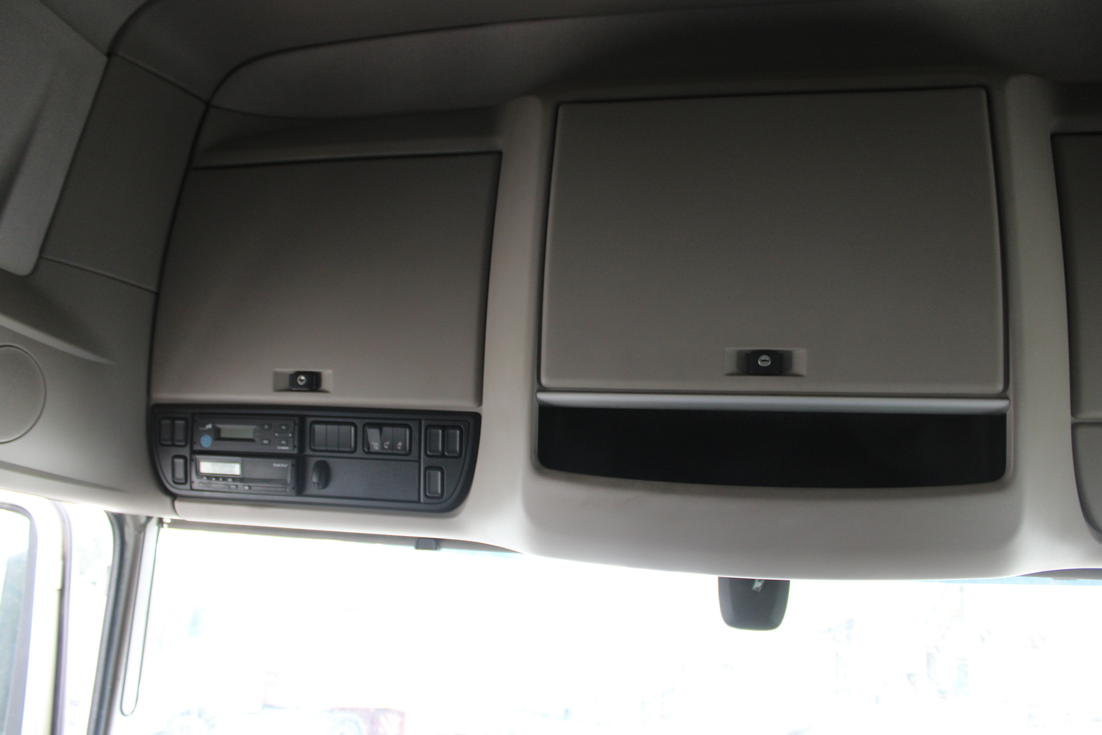 Nyergesvontató (DAF XF480FT) 25