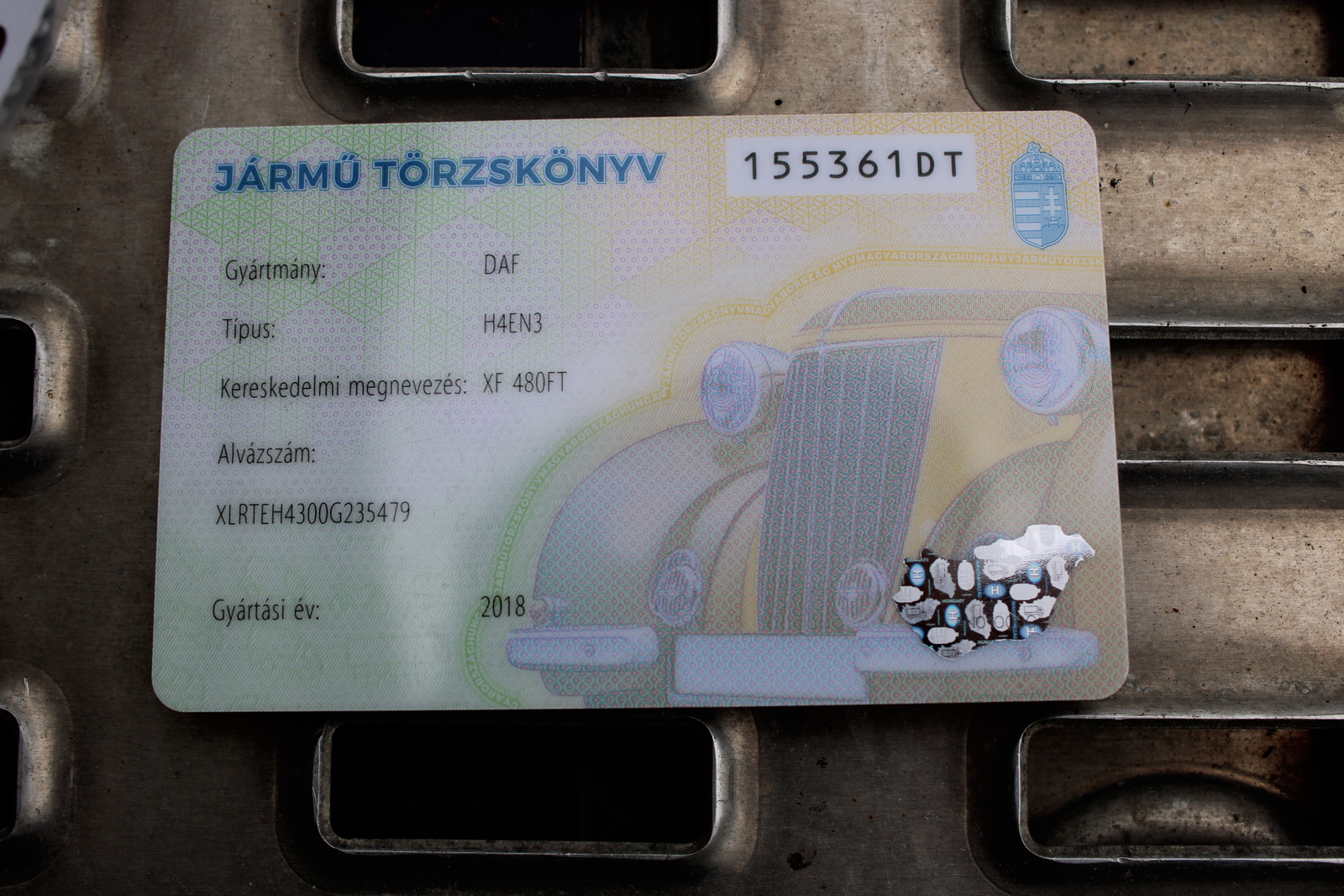 Nyergesvontató (DAF XF480FT) 37