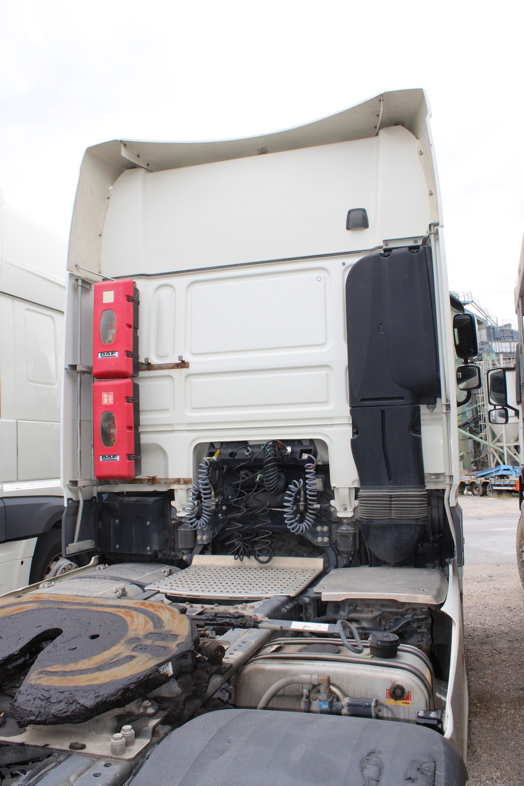 Nyergesvontató (DAF XF480FT) 7