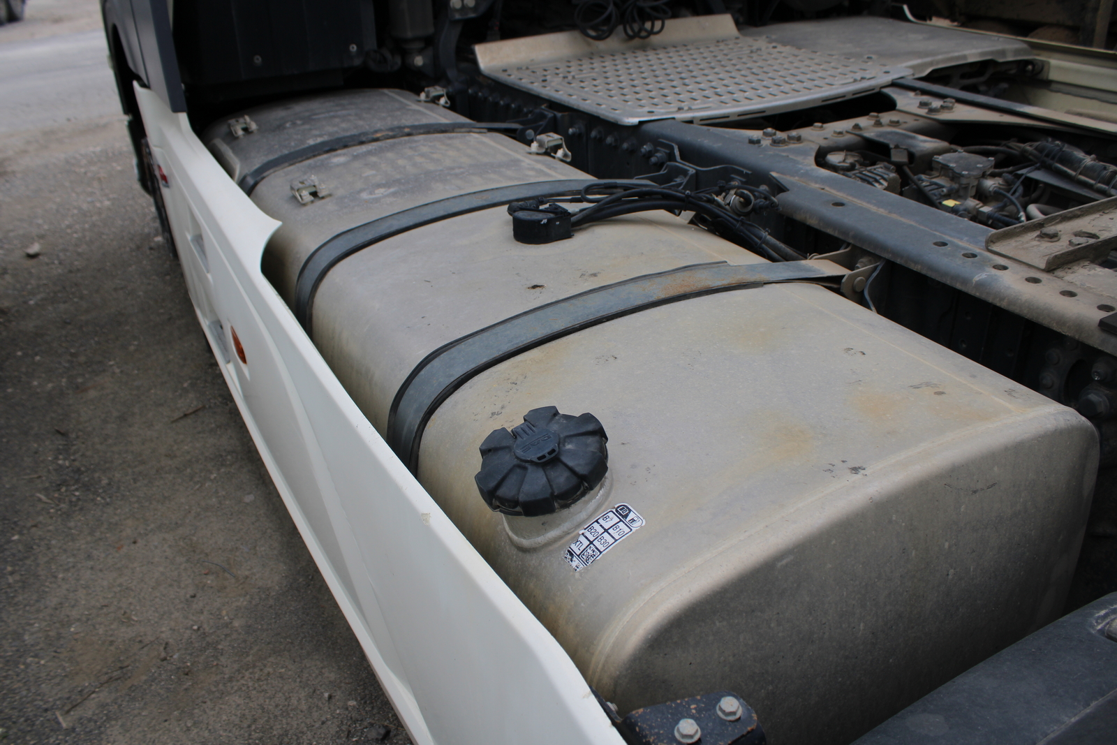 Nyergesvontató (DAF XF480FT) 12