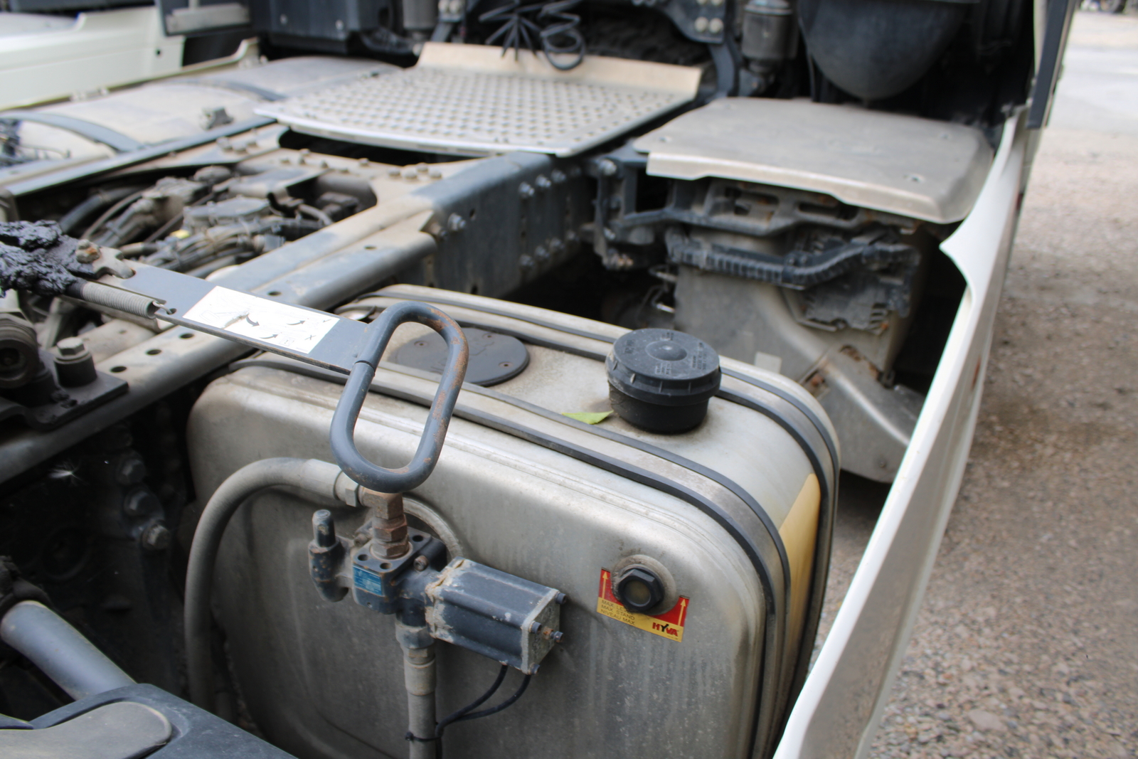 Nyergesvontató (DAF XF480FT) 13