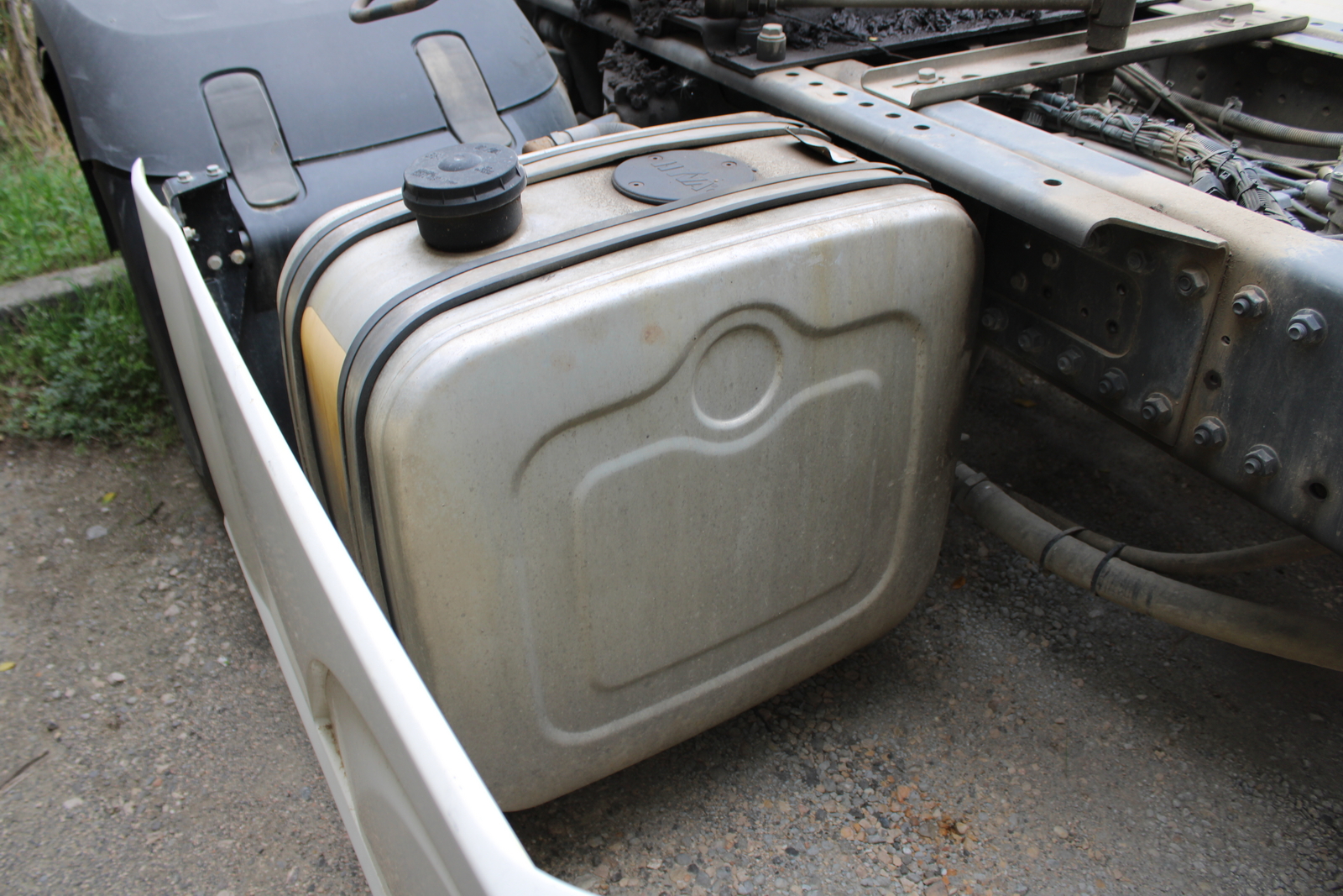 Nyergesvontató (DAF XF480FT) 15