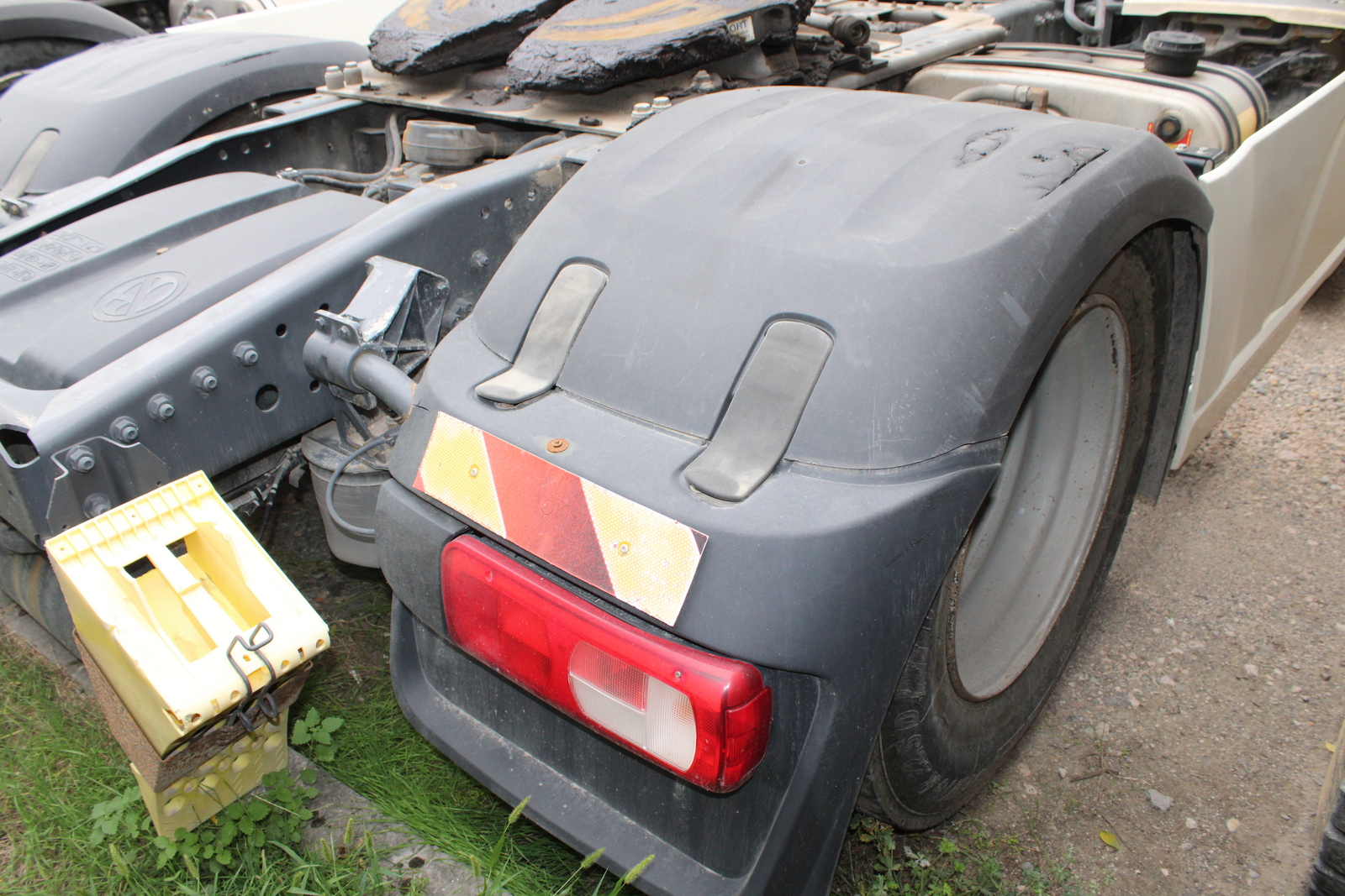 Nyergesvontató (DAF XF480FT) 20