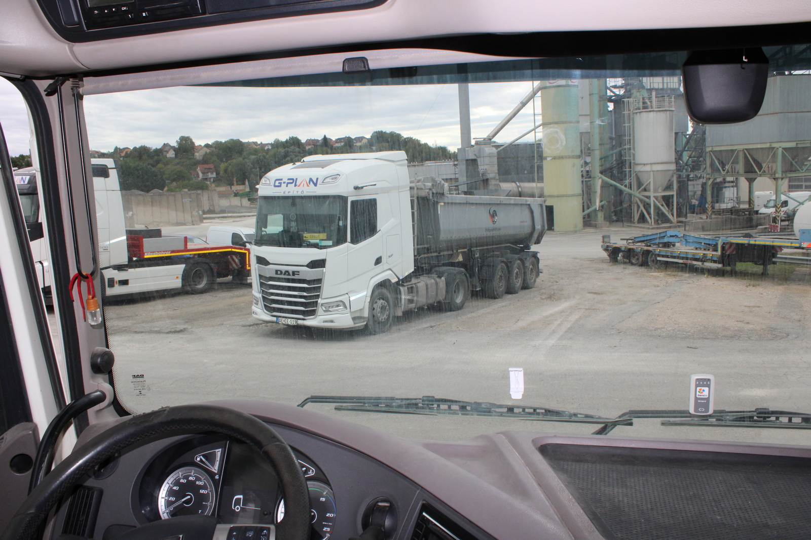 Nyergesvontató (DAF XF480FT) 34