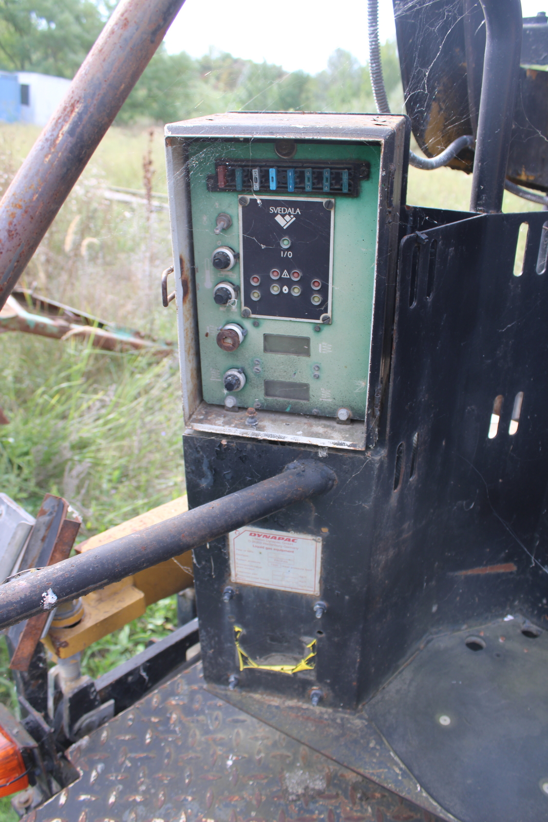 Dynapac F141C finisher 22