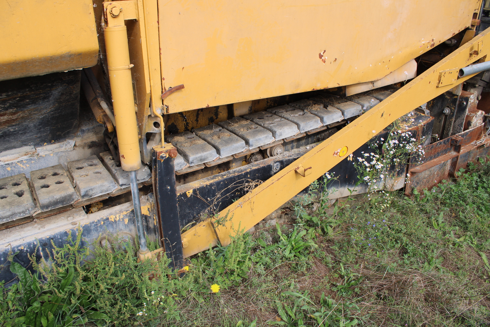 Dynapac F141C finisher 25