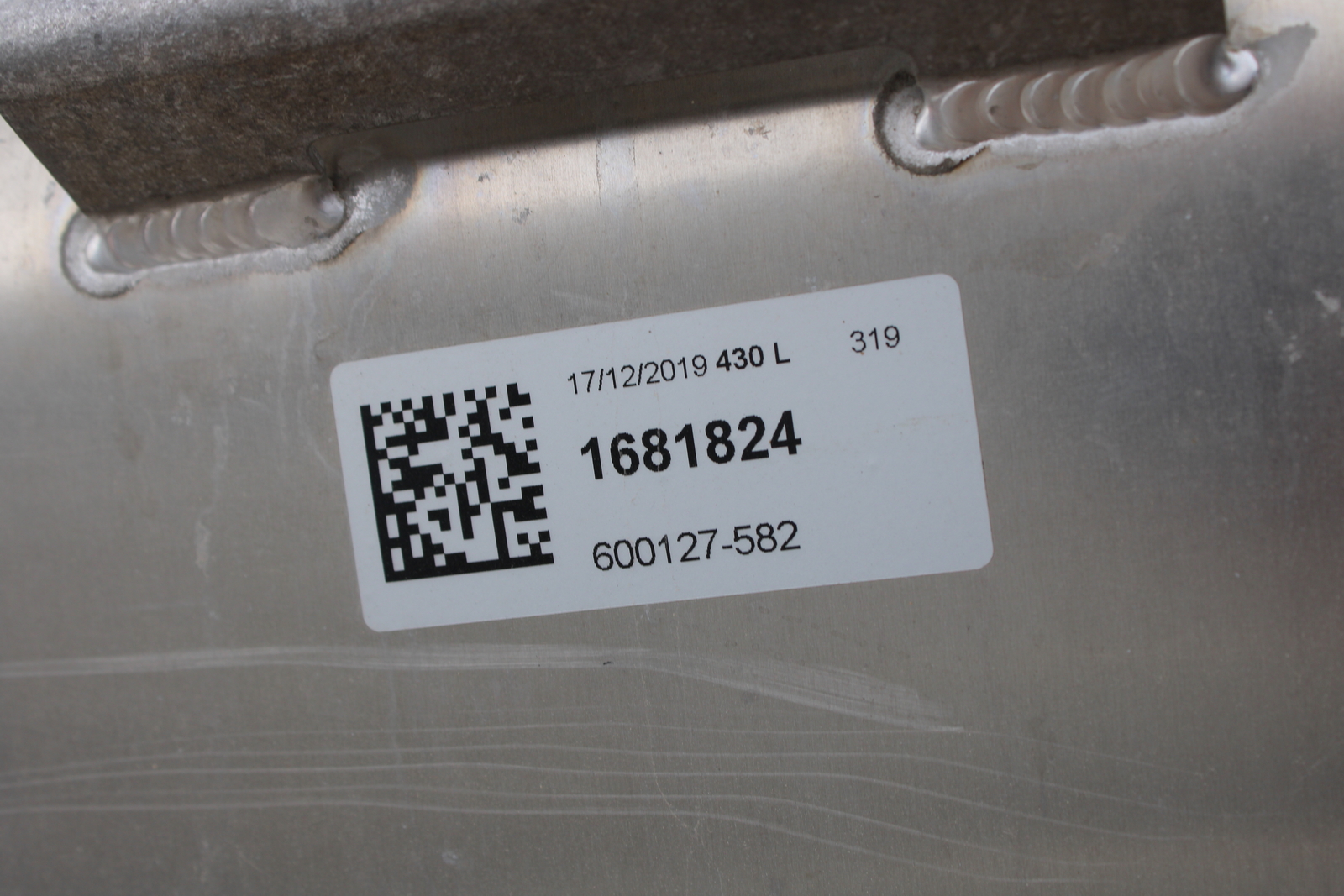 Üzemanyag tartály 2