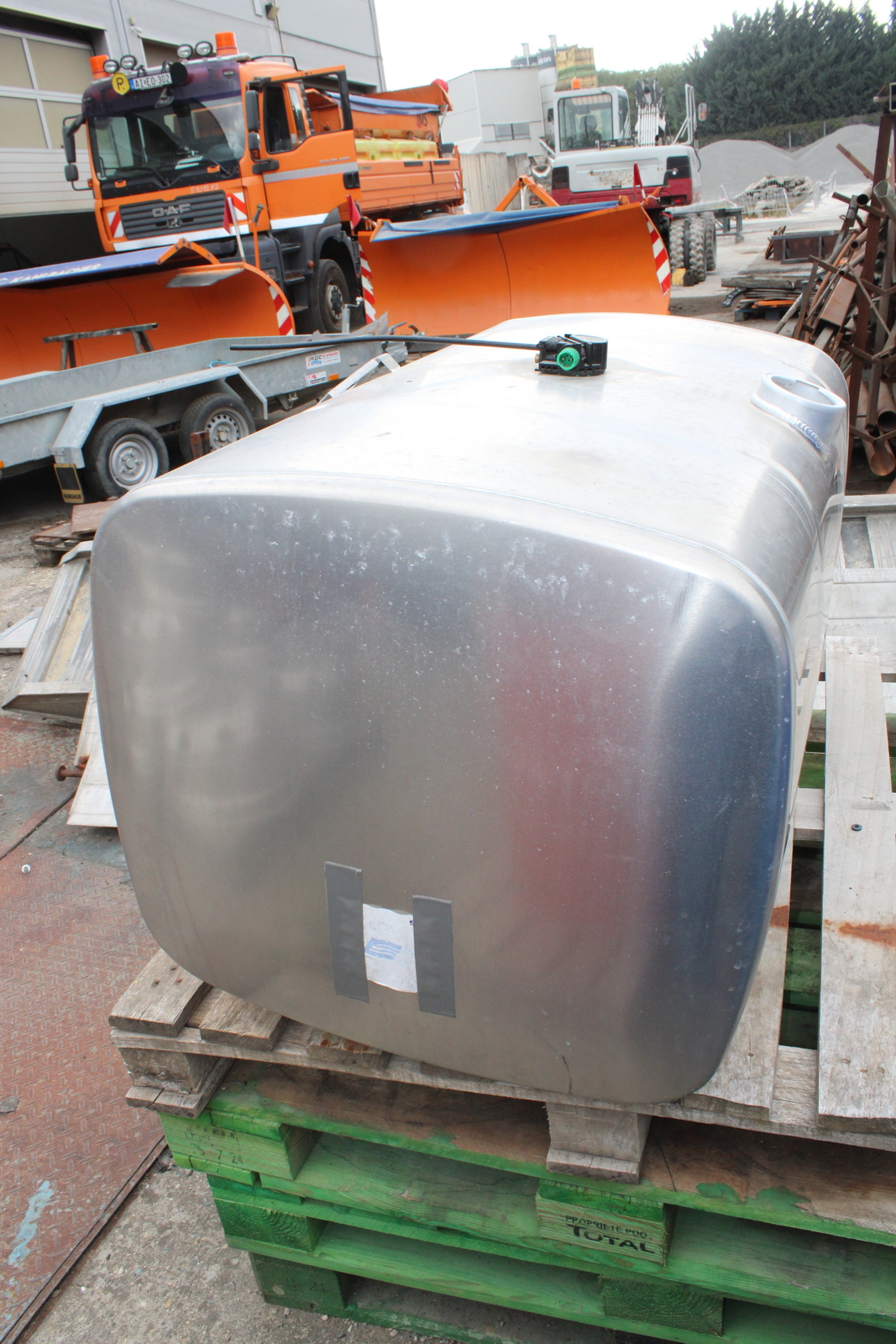 Üzemanyag tartály 3