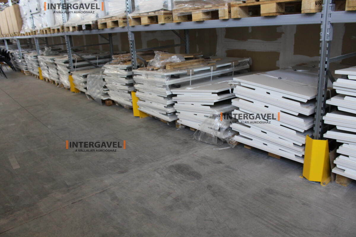 Íróasztal (mechanikusan emelhető-1600 mm) 4